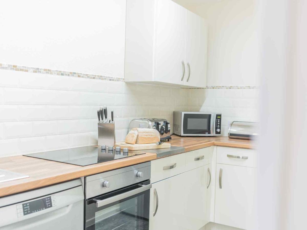 Pass The Keys Comfortable 3 Bed In Central Bowness With Parking Windermere Esterno foto