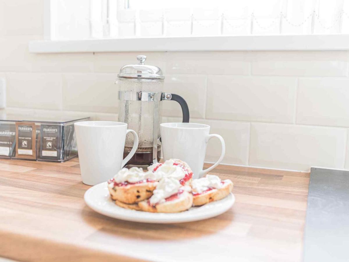 Pass The Keys Comfortable 3 Bed In Central Bowness With Parking Windermere Esterno foto